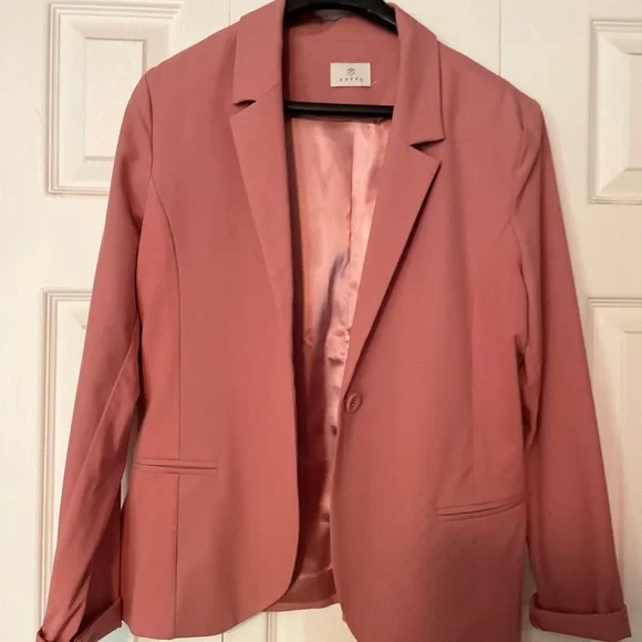 Blazer - Picture 1 of 2